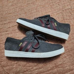 Women's Gray Suede Sneakers with Burgundy Stripes